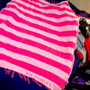 Vs pink blanket